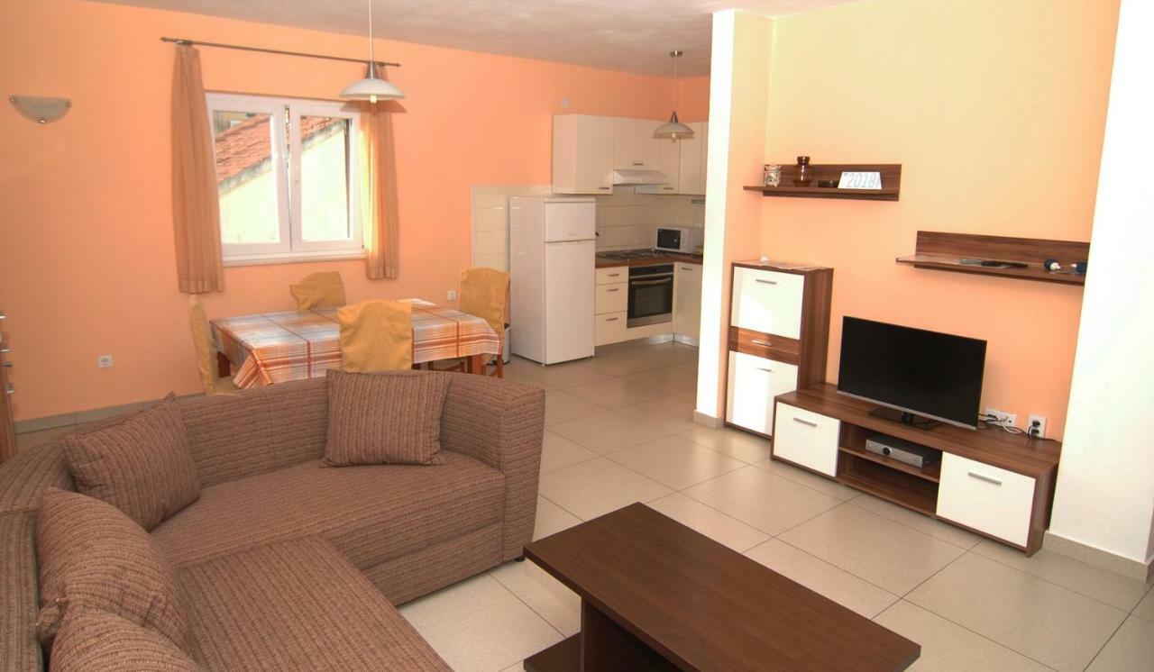 Apartment Urem Biograd Na Moru Ngoại thất bức ảnh