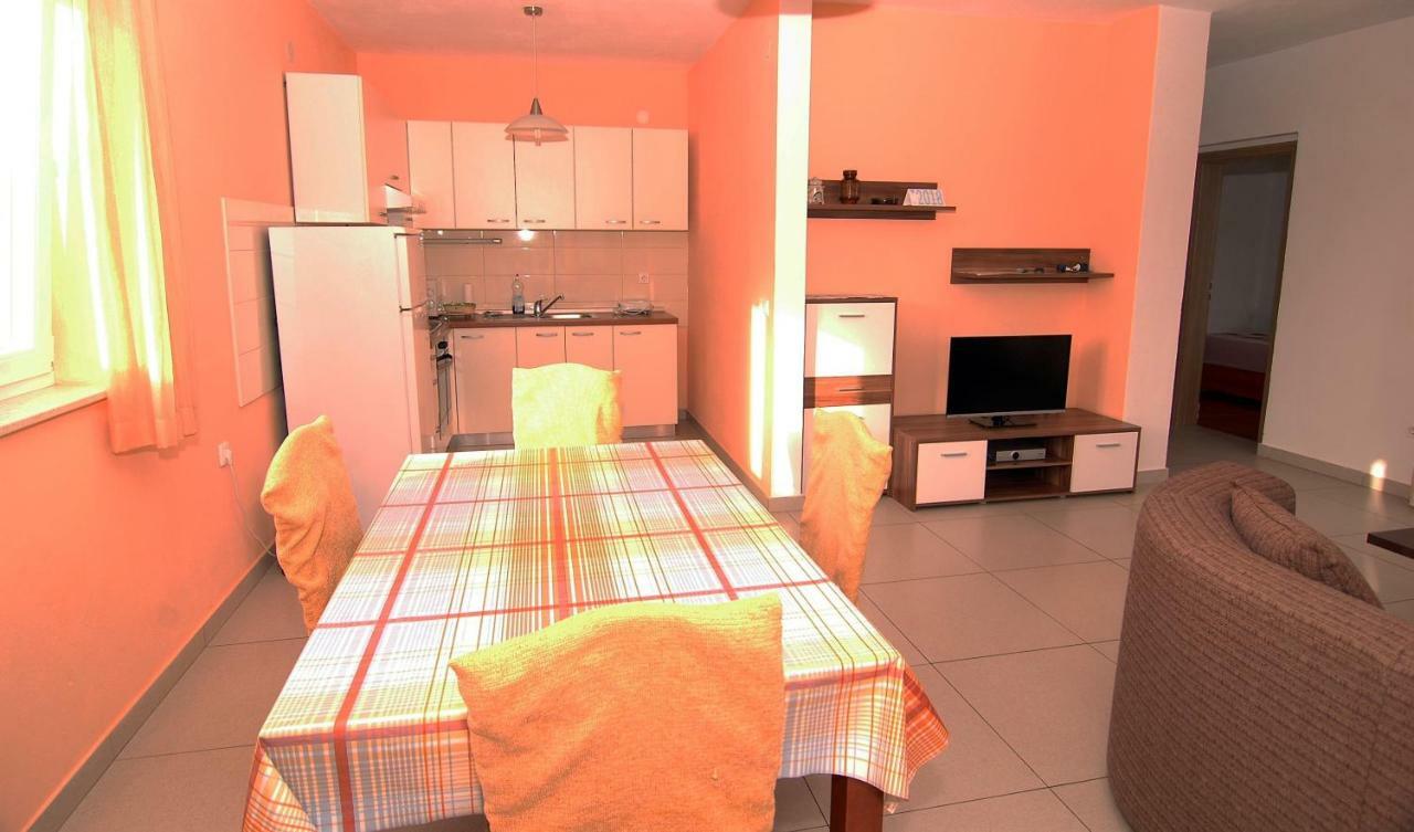 Apartment Urem Biograd Na Moru Ngoại thất bức ảnh