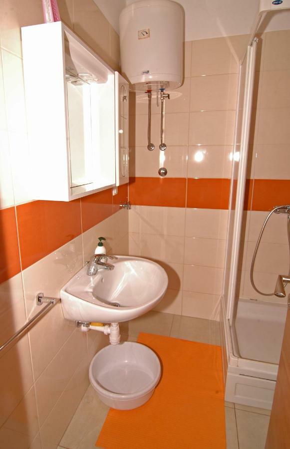 Apartment Urem Biograd Na Moru Ngoại thất bức ảnh