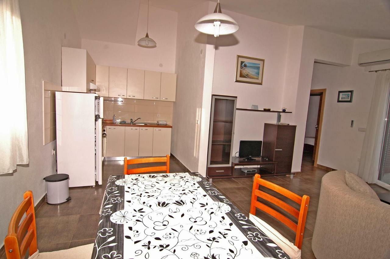 Apartment Urem Biograd Na Moru Ngoại thất bức ảnh